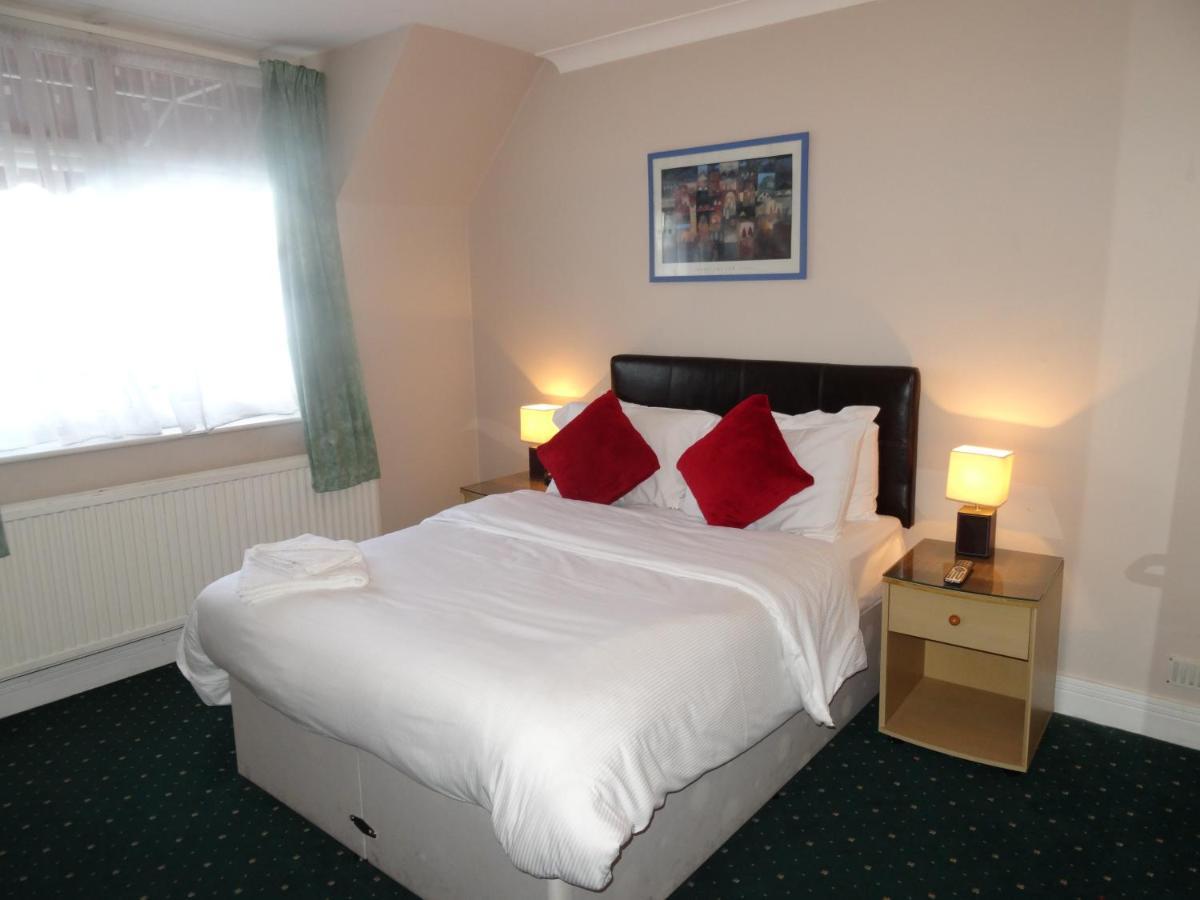 Aj Bed & Breakfast Slough